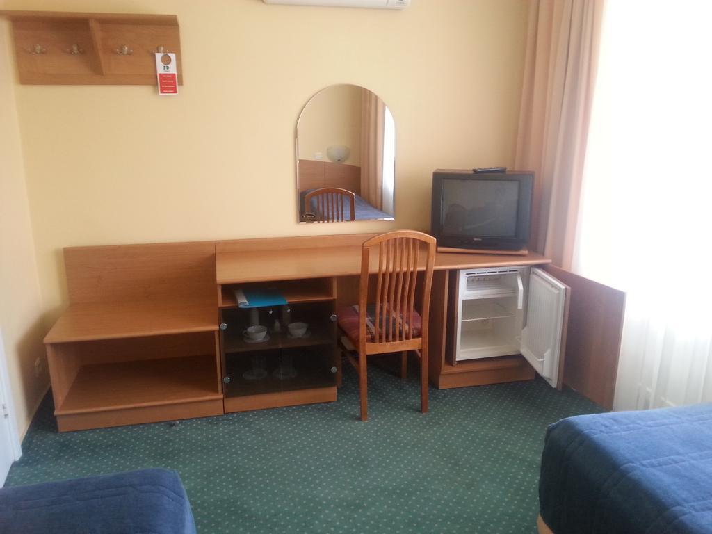 Hotel Plinksiu Plinkšės Εξωτερικό φωτογραφία